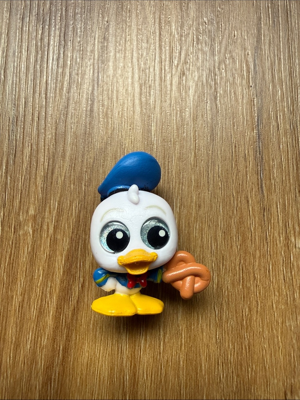 Disney Doorables Donald Duck with Pretzal